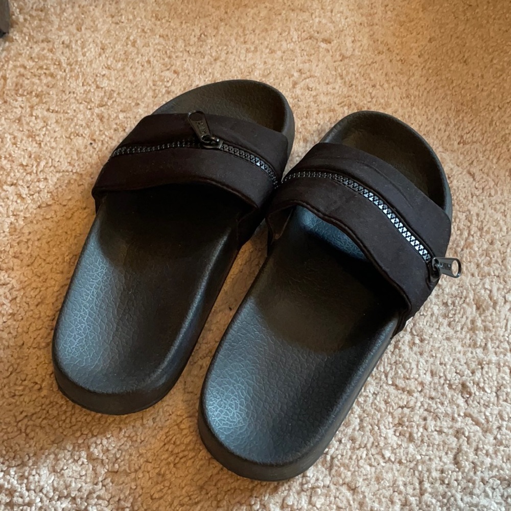 Victoria’s Secret PINK SLIDES